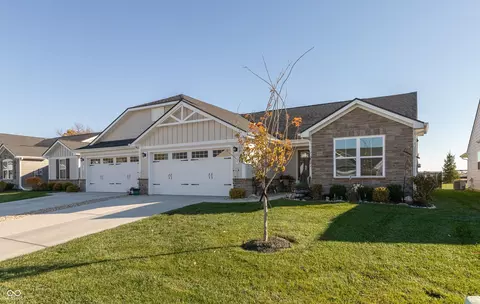 79 Gnarled Oak Ln, Whiteland, IN 46184