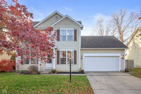 12711 Geist Cove Dr, Indianapolis, IN 46236