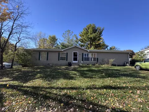 112 S Cross St, Waveland, IN 47989