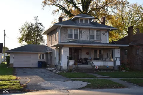 215 S 8th St, Mitchell, IN 47446