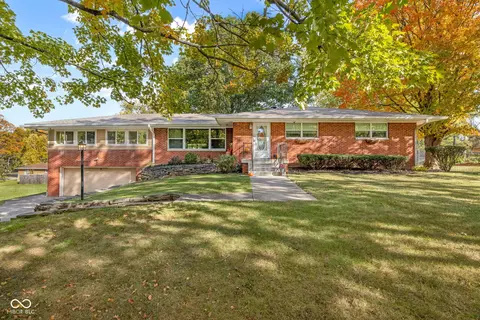 2440 Maynard Dr, Indianapolis, IN 46227 photo 2