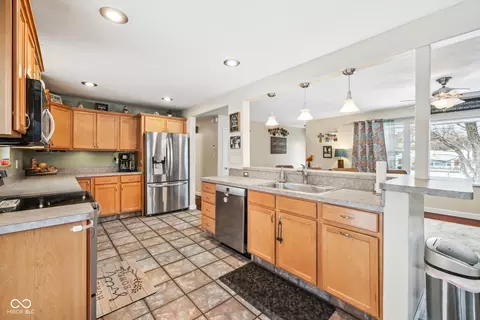 2440 Maynard Dr, Indianapolis, IN 46227 photo 7