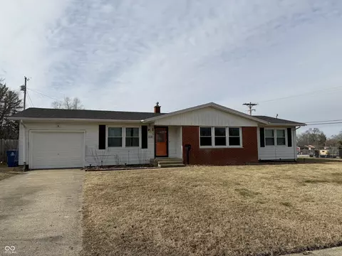 328 Redbud Ln, Greencastle, IN 46135