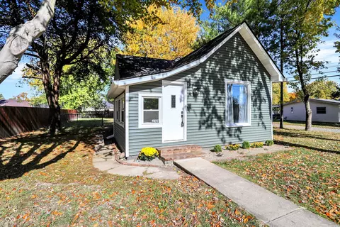 630 Walnut St, Whiteland, IN 46184