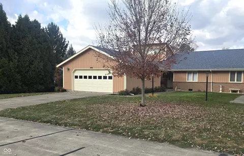 606 S Buckingham Ct #8-B, Anderson, IN 46013