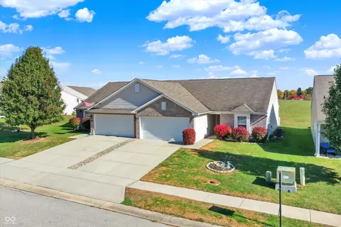 6431 Emerald Springs Dr, Indianapolis, IN 46221