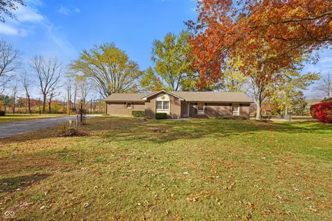6598 Woodridge Dr, Avon, IN 46123