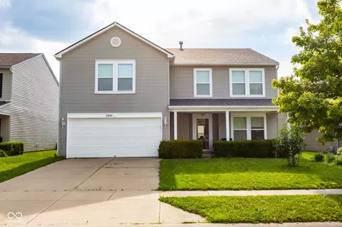 2388 Cedarmill Dr, Franklin, IN 46131