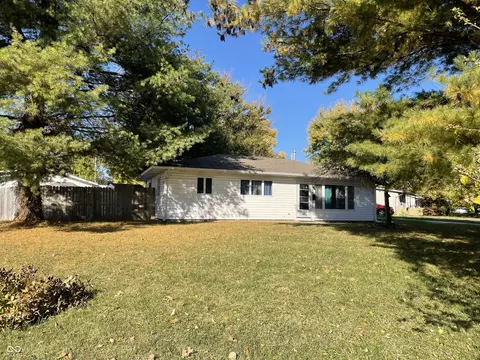624 Sweetbriar Ave, Whiteland, IN 46184