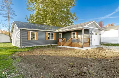 521 W Maple St, Austin, IN 47102 photo 4