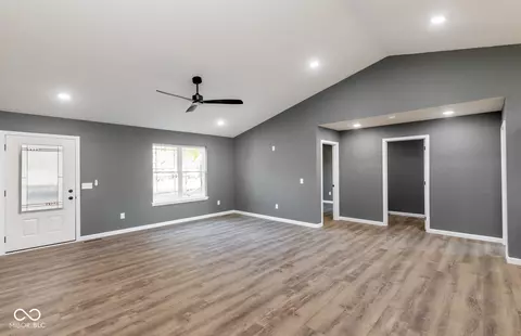 521 W Maple St, Austin, IN 47102 photo 13