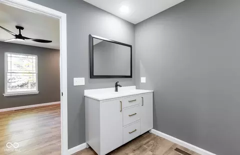 521 W Maple St, Austin, IN 47102 photo 39