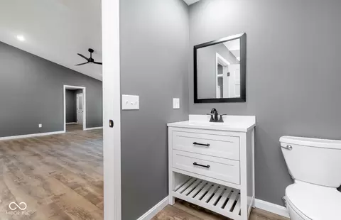 521 W Maple St, Austin, IN 47102 photo 28