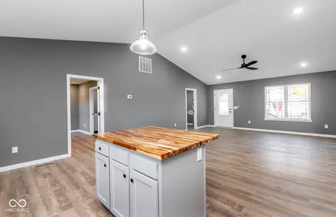 521 W Maple St, Austin, IN 47102 photo 20