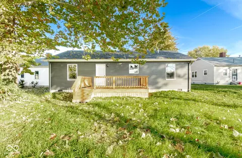 521 W Maple St, Austin, IN 47102 photo 8