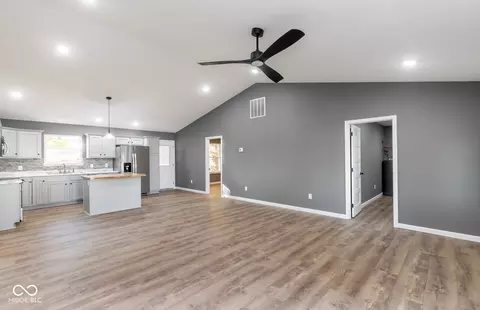 521 W Maple St, Austin, IN 47102 photo 14