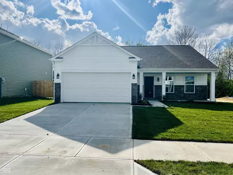2327 N Liberty Lakes Dr, Greensburg, IN 47240