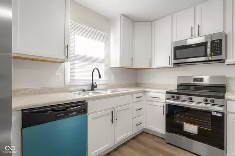 Kitchen - 123 Schaefer Dr, Hope, IN 47246 photo 1 of 6