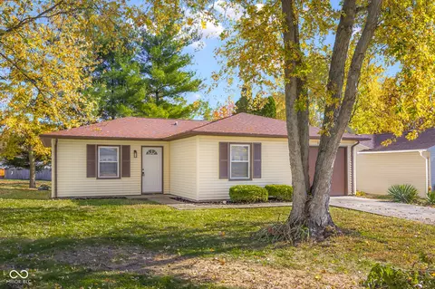 123 Schaefer Dr, Hope, IN 47246