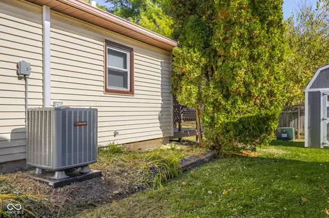Exterior - 123 Schaefer Dr, Hope, IN 47246 photo 10 of 10