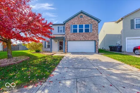 389 Springfield Cir, Greenwood, IN 46143