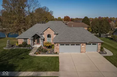 5334 Brookstone Ln, Greenwood, IN 46142