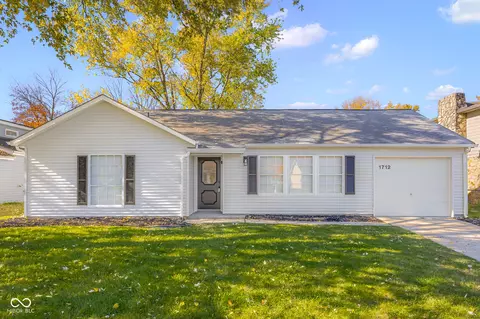 1712 Prairie Dr, Columbus, IN 47203