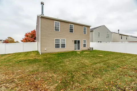 Exterior - 8115 S Cricket Ln, Pendleton, IN 46064 photo 8 of 10