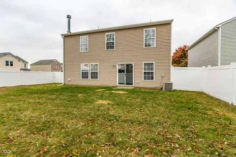 Exterior - 8115 S Cricket Ln, Pendleton, IN 46064 photo 10 of 10
