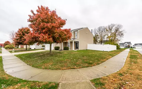 Exterior - 8115 S Cricket Ln, Pendleton, IN 46064 photo 4 of 10