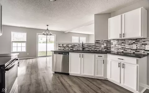 Kitchen - 8115 S Cricket Ln, Pendleton, IN 46064 photo 4 of 4