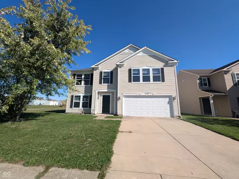 8243 Retreat Ln, Indianapolis, IN 46259