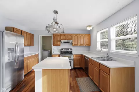 Kitchen - 5989 Ashmore Ln, Carmel, IN 46033 photo 2 of 6