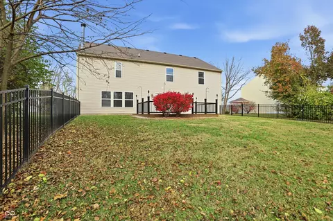 Exterior - 5989 Ashmore Ln, Carmel, IN 46033 photo 10 of 13