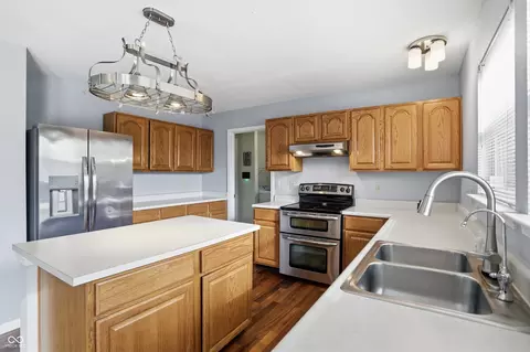Kitchen - 5989 Ashmore Ln, Carmel, IN 46033 photo 3 of 6