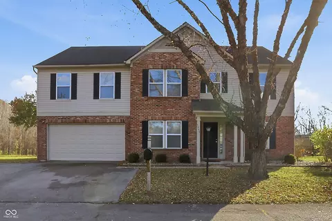 5989 Ashmore Ln, Carmel, IN 46033