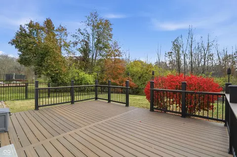 Exterior - 5989 Ashmore Ln, Carmel, IN 46033 photo 5 of 13