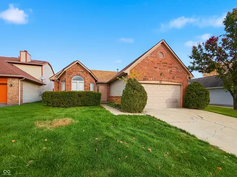 1547 Parkthorne Dr, Indianapolis, IN 46229