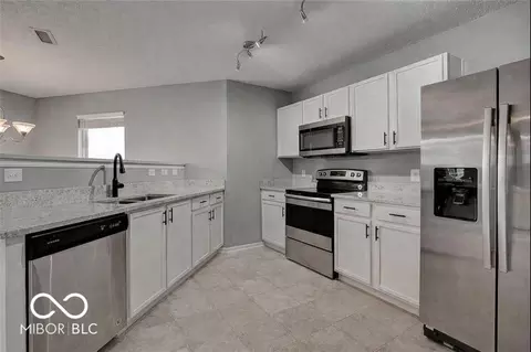 8254 S Midnight Dr, Pendleton, IN 46064 photo 15