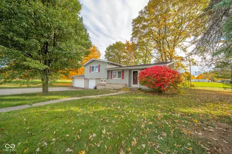 815 Maple St, Middletown, IN 47356 photo 2