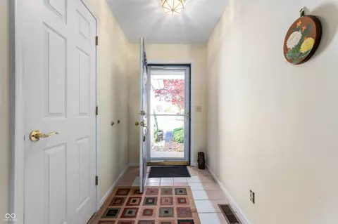 Entry Way - 104 W Hillsboro Dr, Pendleton, IN 46064 photo 1 of 2