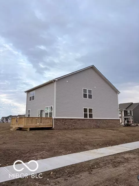 895 Hardin Pl, Greenwood, IN 46143