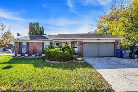8345 Laughlin Dr, Indianapolis, IN 46219