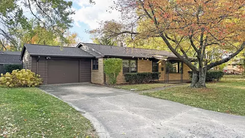 610 Chestnut Ln, Greenfield, IN 46140