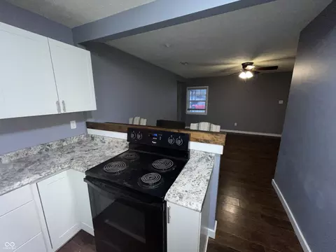 Kitchen - 1995 Britton Dr, Beech Grove, IN 46107 photo 2 of 3
