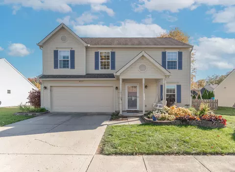 8533 Legacy Ct, Fishers, IN 46038