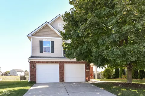 3391 Roundlake Ln, Whitestown, IN 46075