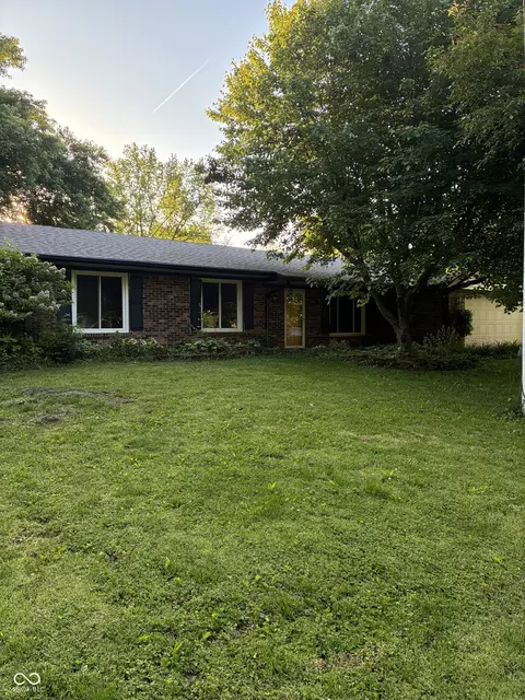 125 N Windmill Trl, Greenwood, IN 46142