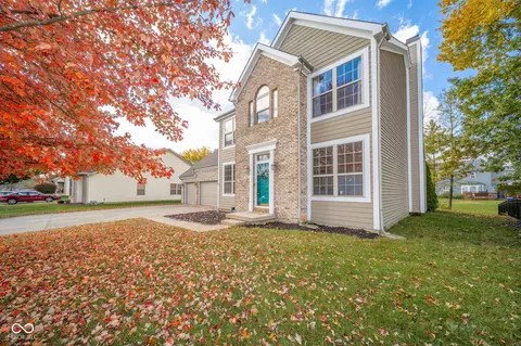 400 Winterwood Dr, Avon, IN 46123