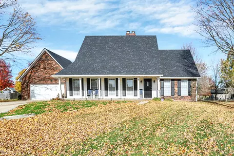 8 Marys Ct, Whiteland, IN 46184